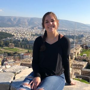 Meet your Posher, Danielle